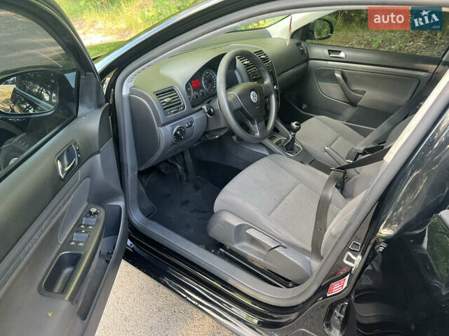 Черный Фольксваген Гольф, объемом двигателя 1.9 л и пробегом 192 тыс. км за 6700 $, фото 9 на Automoto.ua