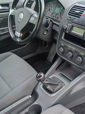 Чорний Фольксваген Гольф, об'ємом двигуна 1.6 л та пробігом 261 тис. км за 6800 $, фото 14 на Automoto.ua