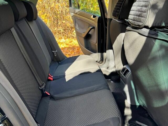 Черный Фольксваген Гольф, объемом двигателя 1.9 л и пробегом 292 тыс. км за 6000 $, фото 16 на Automoto.ua