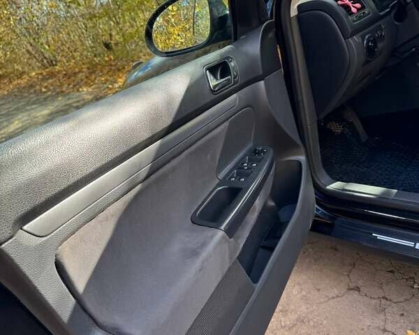 Черный Фольксваген Гольф, объемом двигателя 1.9 л и пробегом 293 тыс. км за 6000 $, фото 40 на Automoto.ua