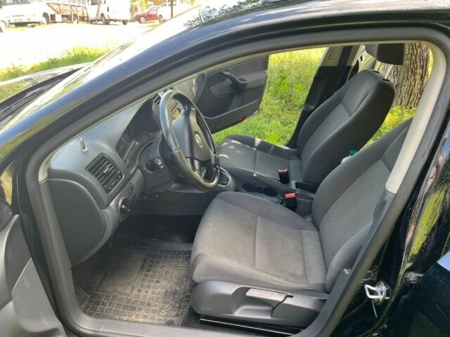 Черный Фольксваген Гольф, объемом двигателя 1.9 л и пробегом 275 тыс. км за 5500 $, фото 13 на Automoto.ua