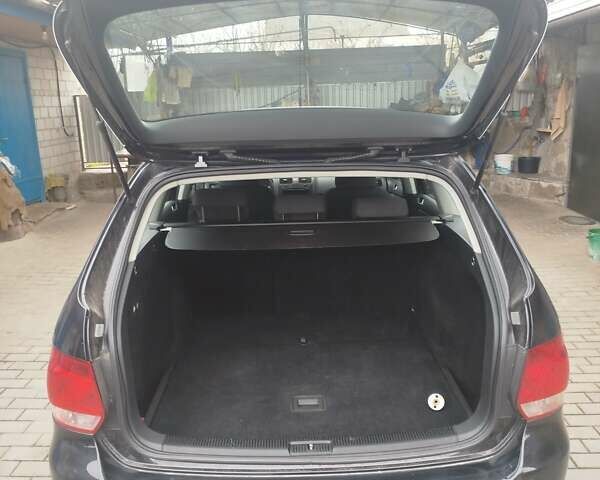 Черный Фольксваген Гольф, объемом двигателя 1.6 л и пробегом 214 тыс. км за 6600 $, фото 9 на Automoto.ua