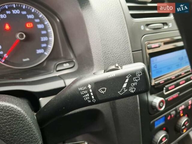 Черный Фольксваген Гольф, объемом двигателя 1.4 л и пробегом 223 тыс. км за 7350 $, фото 57 на Automoto.ua