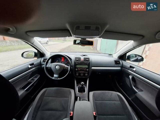 Черный Фольксваген Гольф, объемом двигателя 1.4 л и пробегом 223 тыс. км за 7350 $, фото 38 на Automoto.ua