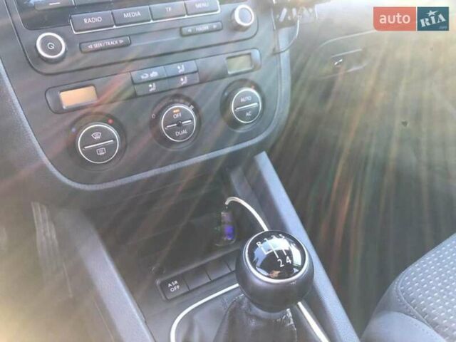 Черный Фольксваген Гольф, объемом двигателя 1.39 л и пробегом 246 тыс. км за 6600 $, фото 4 на Automoto.ua