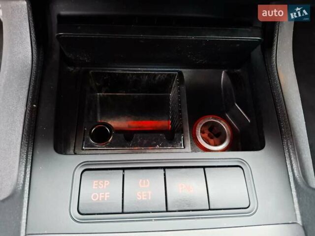 Черный Фольксваген Гольф, объемом двигателя 1.4 л и пробегом 223 тыс. км за 7350 $, фото 48 на Automoto.ua