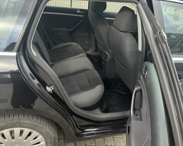 Черный Фольксваген Гольф, объемом двигателя 1.39 л и пробегом 210 тыс. км за 5150 $, фото 14 на Automoto.ua