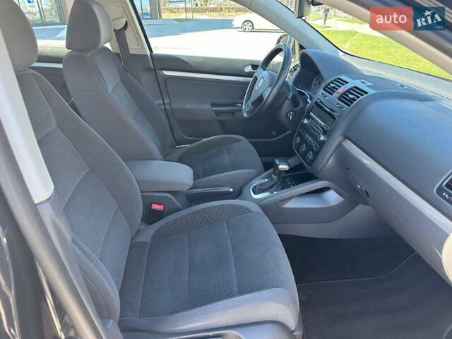 Черный Фольксваген Гольф, объемом двигателя 1.39 л и пробегом 242 тыс. км за 5990 $, фото 29 на Automoto.ua