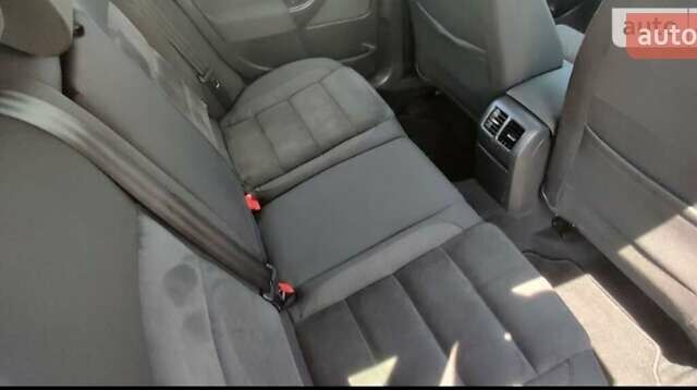 Чорний Фольксваген Гольф, об'ємом двигуна 1.39 л та пробігом 238 тис. км за 6500 $, фото 4 на Automoto.ua