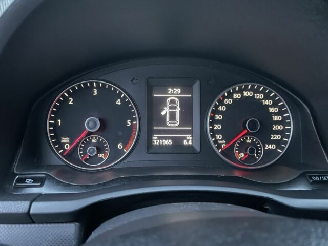 Черный Фольксваген Гольф, объемом двигателя 2 л и пробегом 321 тыс. км за 6500 $, фото 6 на Automoto.ua