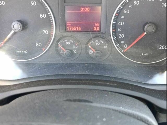 Черный Фольксваген Гольф, объемом двигателя 1.4 л и пробегом 176 тыс. км за 2350 $, фото 6 на Automoto.ua