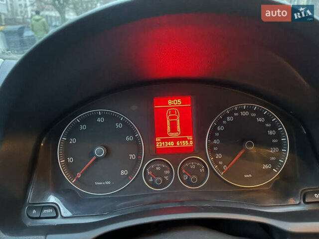Черный Фольксваген Гольф, объемом двигателя 1.39 л и пробегом 231 тыс. км за 6200 $, фото 8 на Automoto.ua