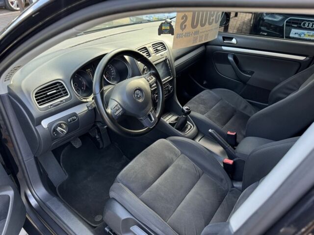 Черный Фольксваген Гольф, объемом двигателя 0 л и пробегом 214 тыс. км за 7550 $, фото 4 на Automoto.ua