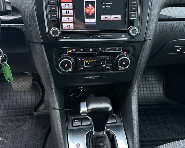 Черный Фольксваген Гольф, объемом двигателя 1.6 л и пробегом 248 тыс. км за 8199 $, фото 30 на Automoto.ua