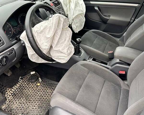 Чорний Фольксваген Гольф, об'ємом двигуна 1.39 л та пробігом 198 тис. км за 2500 $, фото 9 на Automoto.ua