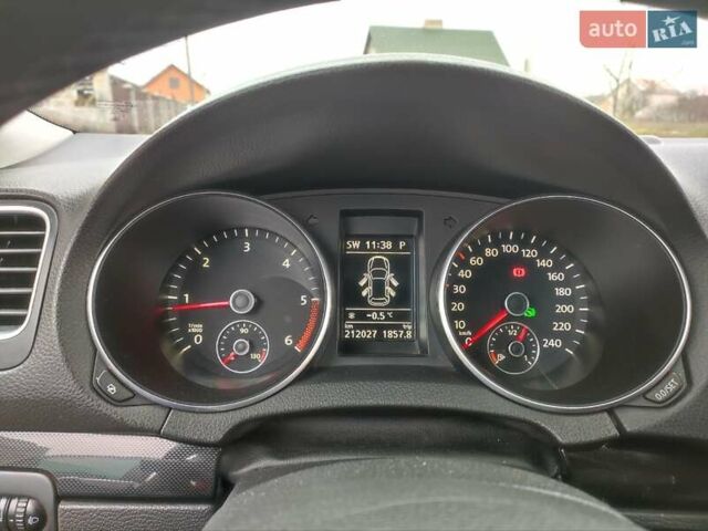 Чорний Фольксваген Гольф, об'ємом двигуна 2 л та пробігом 212 тис. км за 8700 $, фото 4 на Automoto.ua
