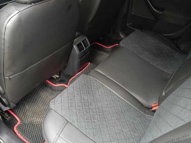 Черный Фольксваген Гольф, объемом двигателя 2 л и пробегом 285 тыс. км за 8200 $, фото 5 на Automoto.ua