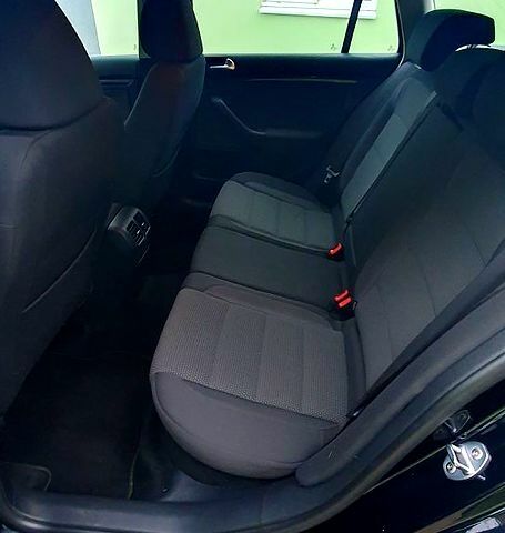 Черный Фольксваген Гольф, объемом двигателя 1.4 л и пробегом 213 тыс. км за 7500 $, фото 3 на Automoto.ua