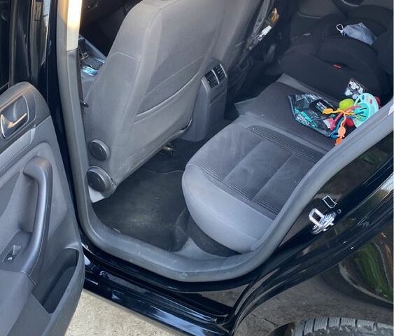 Черный Фольксваген Гольф, объемом двигателя 2 л и пробегом 310 тыс. км за 6799 $, фото 9 на Automoto.ua