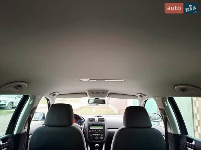 Черный Фольксваген Гольф, объемом двигателя 1.4 л и пробегом 223 тыс. км за 7350 $, фото 34 на Automoto.ua