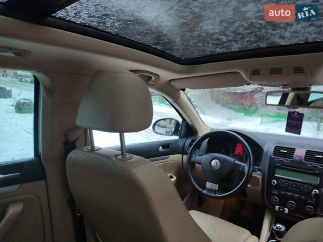 Черный Фольксваген Гольф, объемом двигателя 1.4 л и пробегом 207 тыс. км за 6600 $, фото 1 на Automoto.ua