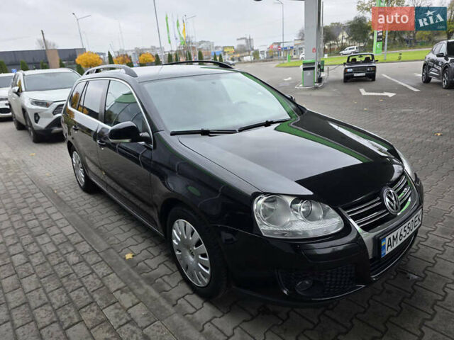 Черный Фольксваген Гольф, объемом двигателя 1.39 л и пробегом 237 тыс. км за 5500 $, фото 1 на Automoto.ua