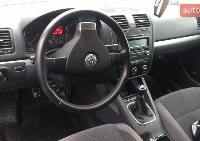 Черный Фольксваген Гольф, объемом двигателя 1.4 л и пробегом 190 тыс. км за 6450 $, фото 16 на Automoto.ua