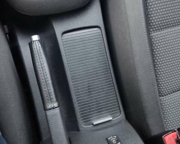 Черный Фольксваген Гольф, объемом двигателя 1.39 л и пробегом 166 тыс. км за 7200 $, фото 42 на Automoto.ua