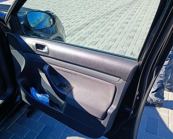 Черный Фольксваген Гольф, объемом двигателя 1.6 л и пробегом 224 тыс. км за 5200 $, фото 16 на Automoto.ua