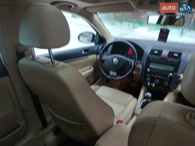 Черный Фольксваген Гольф, объемом двигателя 1.4 л и пробегом 207 тыс. км за 6600 $, фото 19 на Automoto.ua