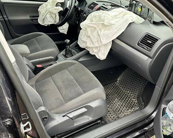 Чорний Фольксваген Гольф, об'ємом двигуна 1.39 л та пробігом 198 тис. км за 2500 $, фото 15 на Automoto.ua