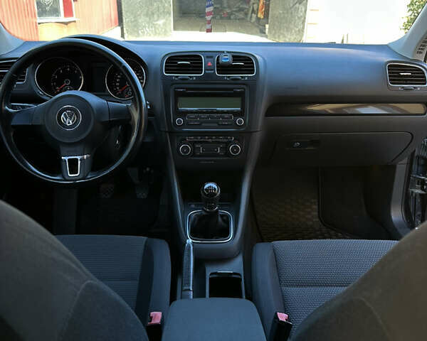 Черный Фольксваген Гольф, объемом двигателя 1.39 л и пробегом 190 тыс. км за 5850 $, фото 22 на Automoto.ua