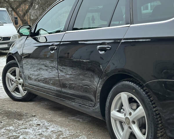 Черный Фольксваген Гольф, объемом двигателя 1.6 л и пробегом 248 тыс. км за 8199 $, фото 12 на Automoto.ua