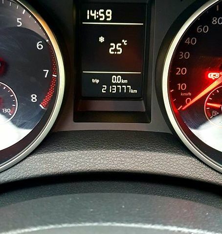 Черный Фольксваген Гольф, объемом двигателя 1.4 л и пробегом 213 тыс. км за 7500 $, фото 4 на Automoto.ua