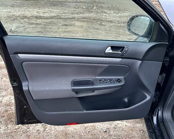 Чорний Фольксваген Гольф, об'ємом двигуна 1.39 л та пробігом 198 тис. км за 2500 $, фото 10 на Automoto.ua