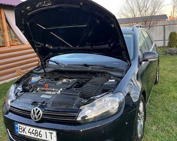 Черный Фольксваген Гольф, объемом двигателя 1.39 л и пробегом 220 тыс. км за 7200 $, фото 6 на Automoto.ua