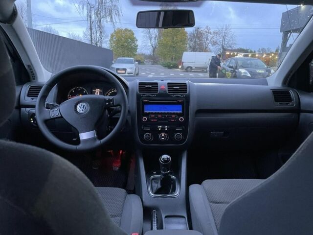 Черный Фольксваген Гольф, объемом двигателя 2 л и пробегом 321 тыс. км за 6500 $, фото 5 на Automoto.ua