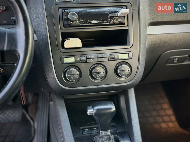 Чорний Фольксваген Гольф, об'ємом двигуна 1.39 л та пробігом 234 тис. км за 6800 $, фото 5 на Automoto.ua