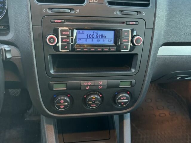 Чорний Фольксваген Гольф, об'ємом двигуна 1.4 л та пробігом 192 тис. км за 6950 $, фото 15 на Automoto.ua