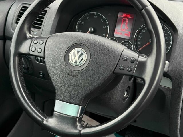 Чорний Фольксваген Гольф, об'ємом двигуна 1.4 л та пробігом 231 тис. км за 7500 $, фото 3 на Automoto.ua