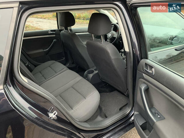 Черный Фольксваген Гольф, объемом двигателя 1.6 л и пробегом 239 тыс. км за 6999 $, фото 15 на Automoto.ua