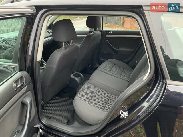 Черный Фольксваген Гольф, объемом двигателя 1.6 л и пробегом 239 тыс. км за 6999 $, фото 12 на Automoto.ua