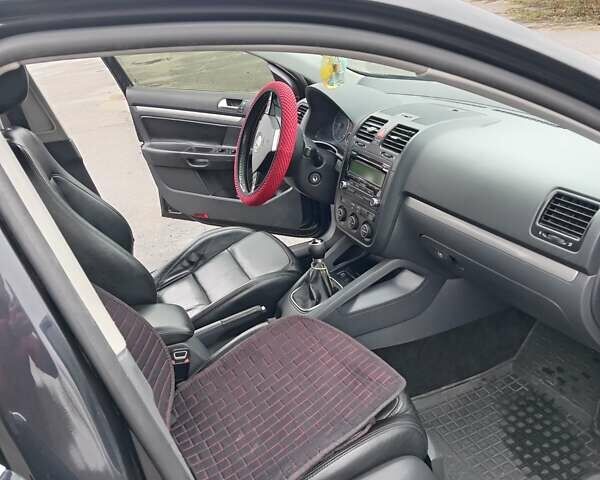 Черный Фольксваген Гольф, объемом двигателя 1.9 л и пробегом 250 тыс. км за 6150 $, фото 3 на Automoto.ua