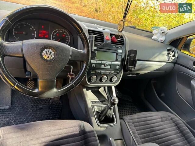 Черный Фольксваген Гольф, объемом двигателя 1.9 л и пробегом 293 тыс. км за 6000 $, фото 32 на Automoto.ua