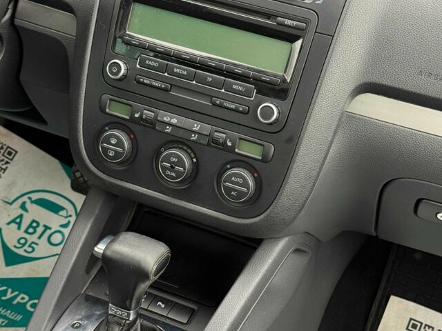 Чорний Фольксваген Гольф, об'ємом двигуна 1.4 л та пробігом 231 тис. км за 7500 $, фото 7 на Automoto.ua