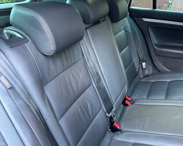 Черный Фольксваген Гольф, объемом двигателя 1.4 л и пробегом 148 тыс. км за 7800 $, фото 30 на Automoto.ua