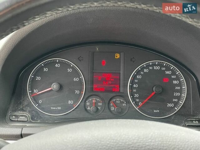 Черный Фольксваген Гольф, объемом двигателя 1.4 л и пробегом 196 тыс. км за 5500 $, фото 13 на Automoto.ua