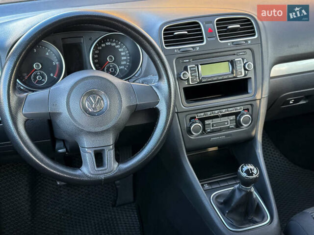 Фольксваген Гольф 2009 у Сумах на Automoto.ua Чорний Фольксваген Гольф, об'ємом двигуна 1.6 л та пробігом 238 тис. км за 6800 $, фото 39 на Automoto.ua