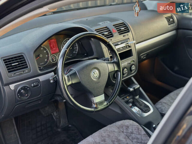 Чорний Фольксваген Гольф, об'ємом двигуна 1.39 л та пробігом 234 тис. км за 6800 $, фото 3 на Automoto.ua