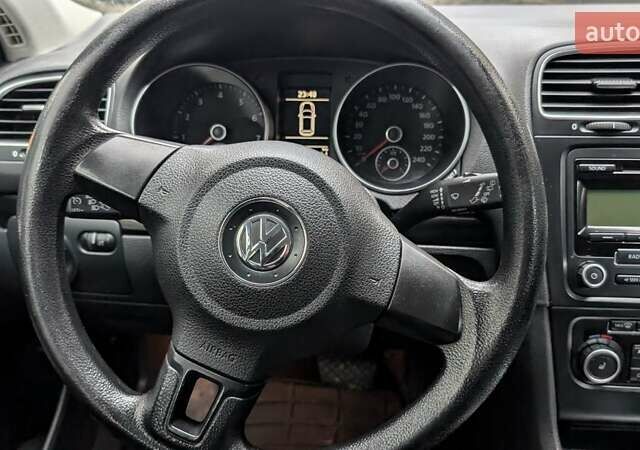 Черный Фольксваген Гольф, объемом двигателя 1.39 л и пробегом 302 тыс. км за 7500 $, фото 17 на Automoto.ua